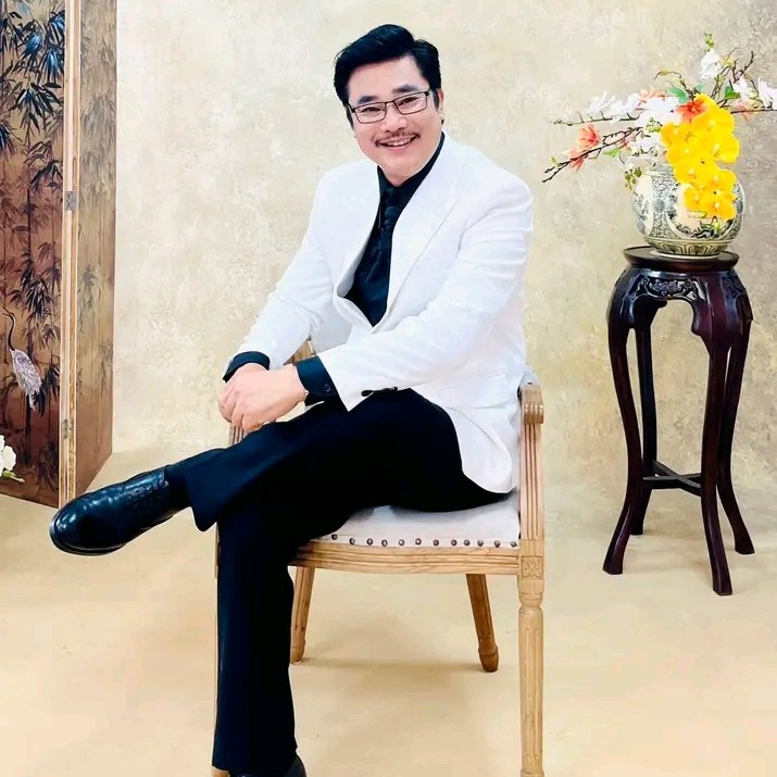 翻译成中文是 陈聪本。