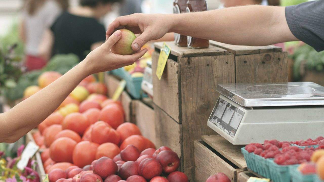 网上买菜流行，菜市场寻找转型与升级