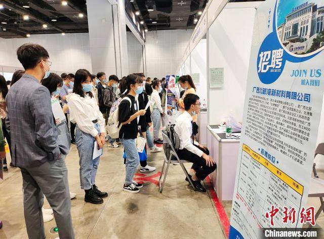 两会前瞻:这些民生新题怎么破?