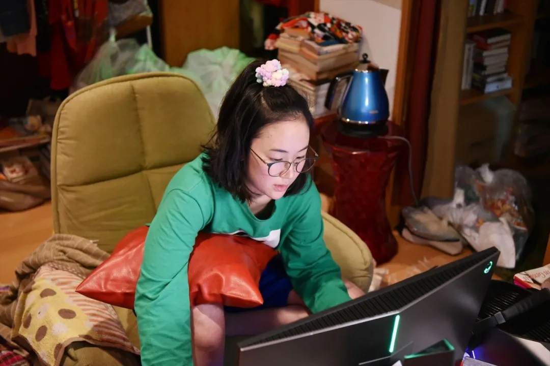 从“跑步买基”到“聚众抠门”，这届年轻人为什么执着搞钱？