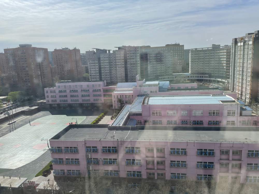 北京学区房：管不住的价格，等不及的家长