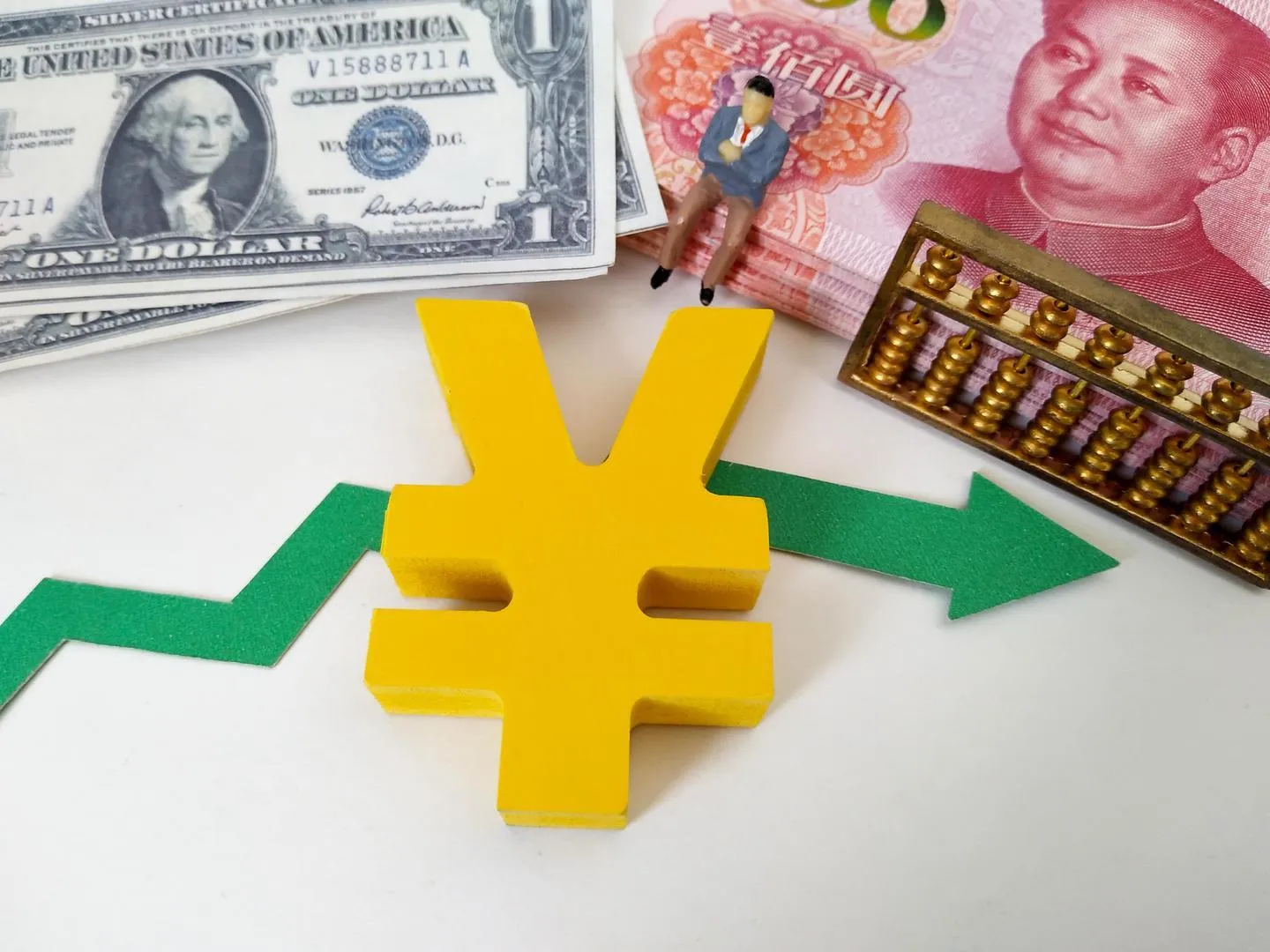 人民币仍有一定升值空间 今年有望维持在6.3至6.7区间