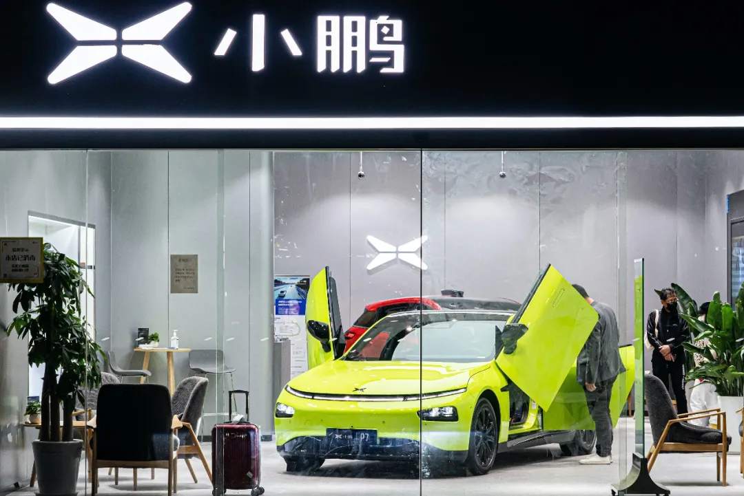 大厂纷纷造车，工程师不够用了