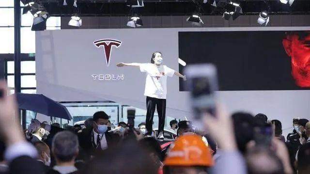 麻烦缠身，已暴跌 1.3 万亿！靠炒币赚钱的特斯拉还有梦想吗？