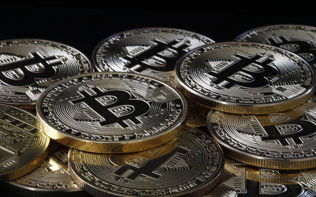Giá Bitcoin liên tục lao dốc, chữ thập tử thần sắp xuất hiện?