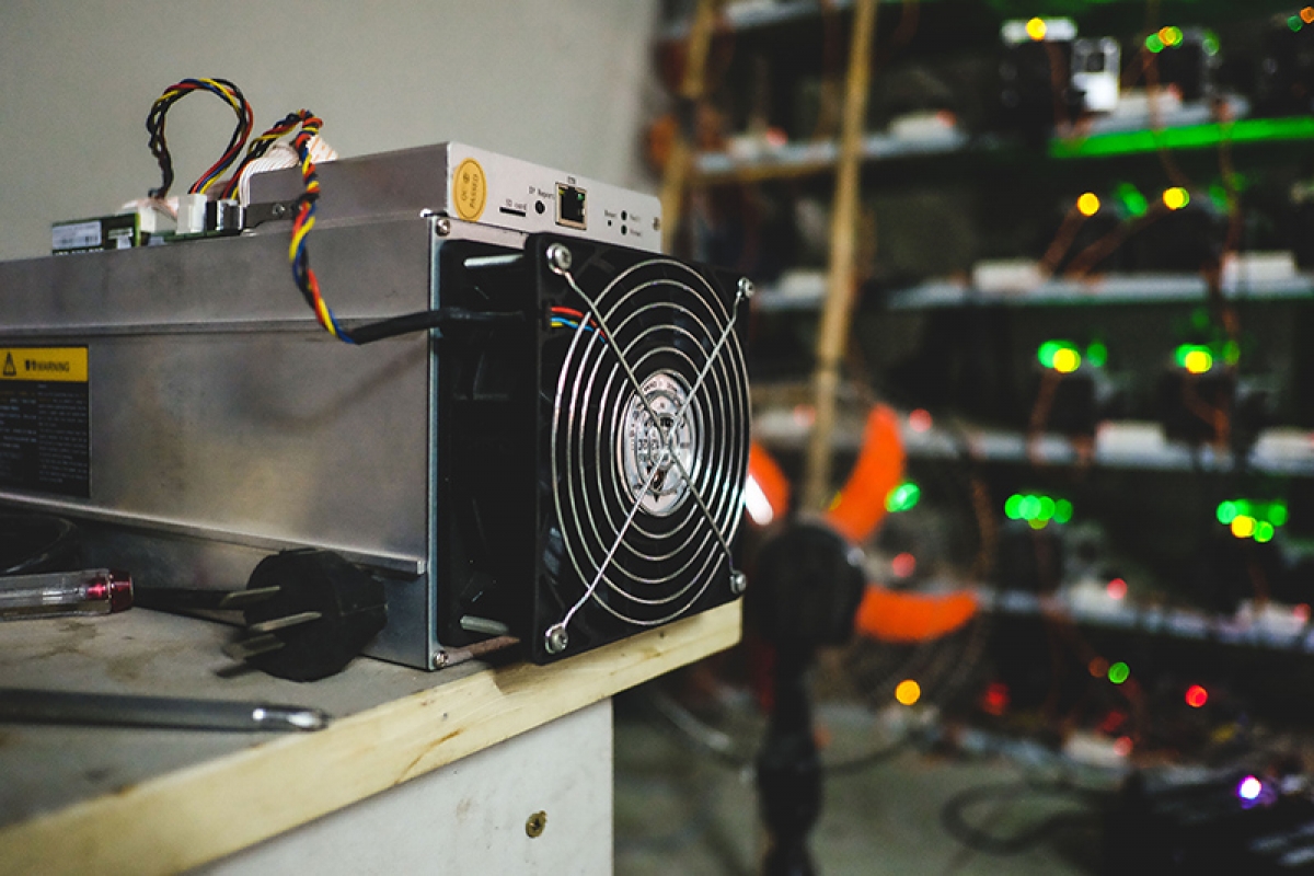 Giá Bitcoin, Ethereum, Dogecoin lại giảm mạnh vì Trung Quốc