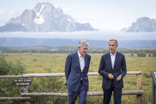 Nâng hay hạ lãi suất: Chủ tịch Fed Jerome Powell và thế tiến thoái lưỡng nan trước thềm sự kiện Jackson Hole