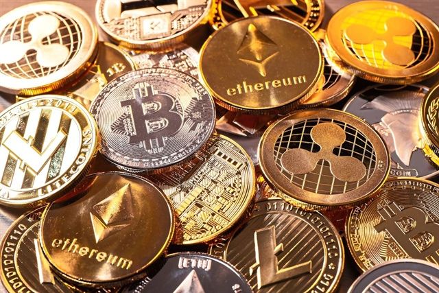 Thị Trường Tiền Kỹ Thuật Số Trở Lại Ngưỡng Vốn Hóa 2,000 Tỷ USD