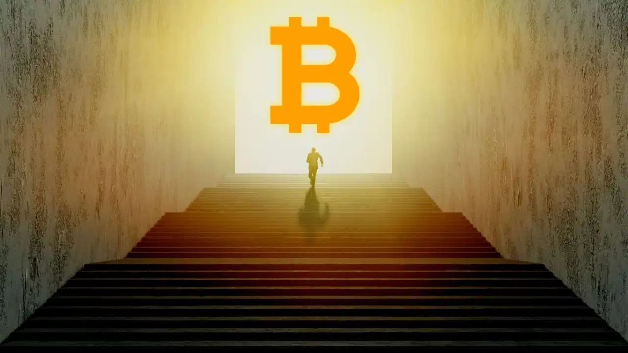 Bitcoin tiến sát mốc 53.000 USD, Golden Cross đang được hình thành