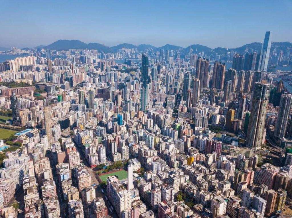 地产圈大震荡：房产税真来了，炒房客全慌了