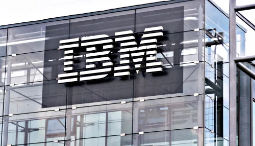 Kisah Perusahaan Raksasa: IBM, Pelopor Komputer Pertama yang Bisnisnya Cakup 70% Dunia