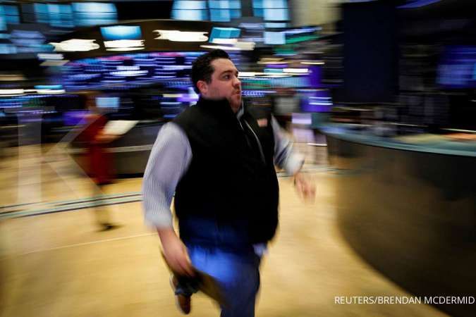Wall Street Melemah, Dibayangi Kekhawatiran Inflasi dan Rantai Pasokan Para Peritel