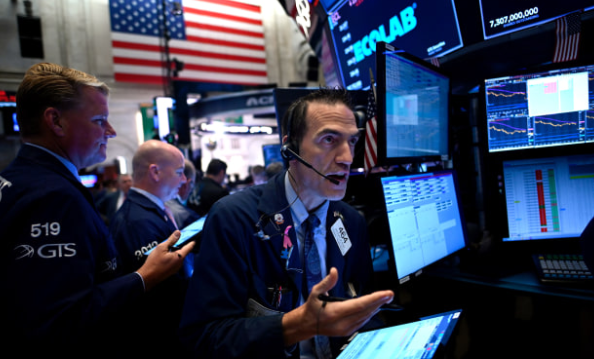 Indeks S&P 500 dan Nasdaq Ditutup Melemah Dibebani Sektor Teknologi