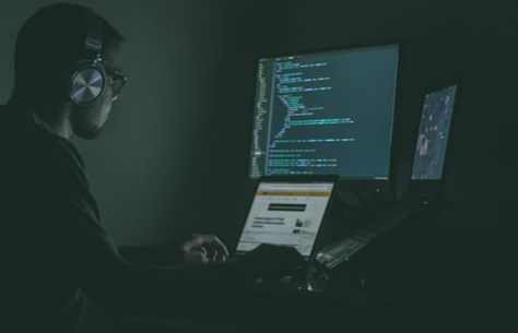 6 Ciri Broker Ilegal yang Harus Kamu Tahu