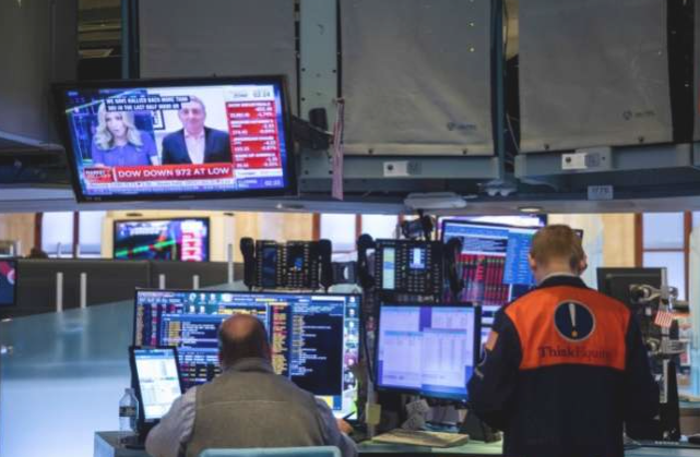 Bursa AS Ditutup Melonjak, Saham Boeing Menghijau, Grab Merosot