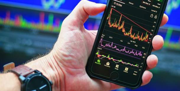 Hasrat Pingin Cepat Kaya Mendadak Bikin Indonesia Sulit Berantas Binomo Cs