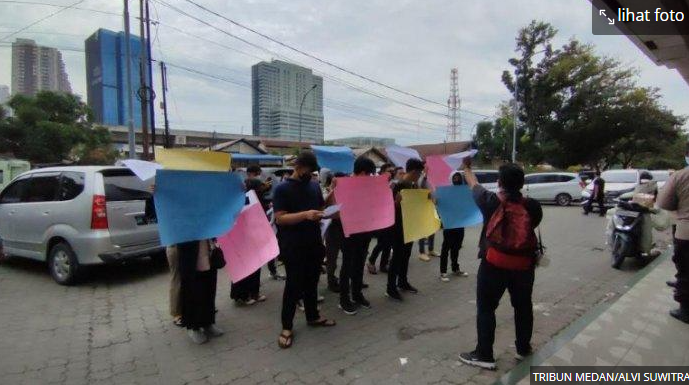 MASSA AKSI Geruduk Kantor PT Trijaya Pratama Futures, Tuntut Pembayaran Pesangon 600 Juta