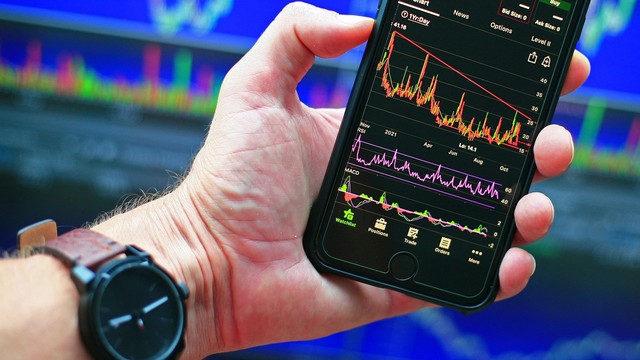 Hasrat Pingin Cepat Kaya Mendadak Bikin Indonesia Sulit Berantas Binomo Cs
