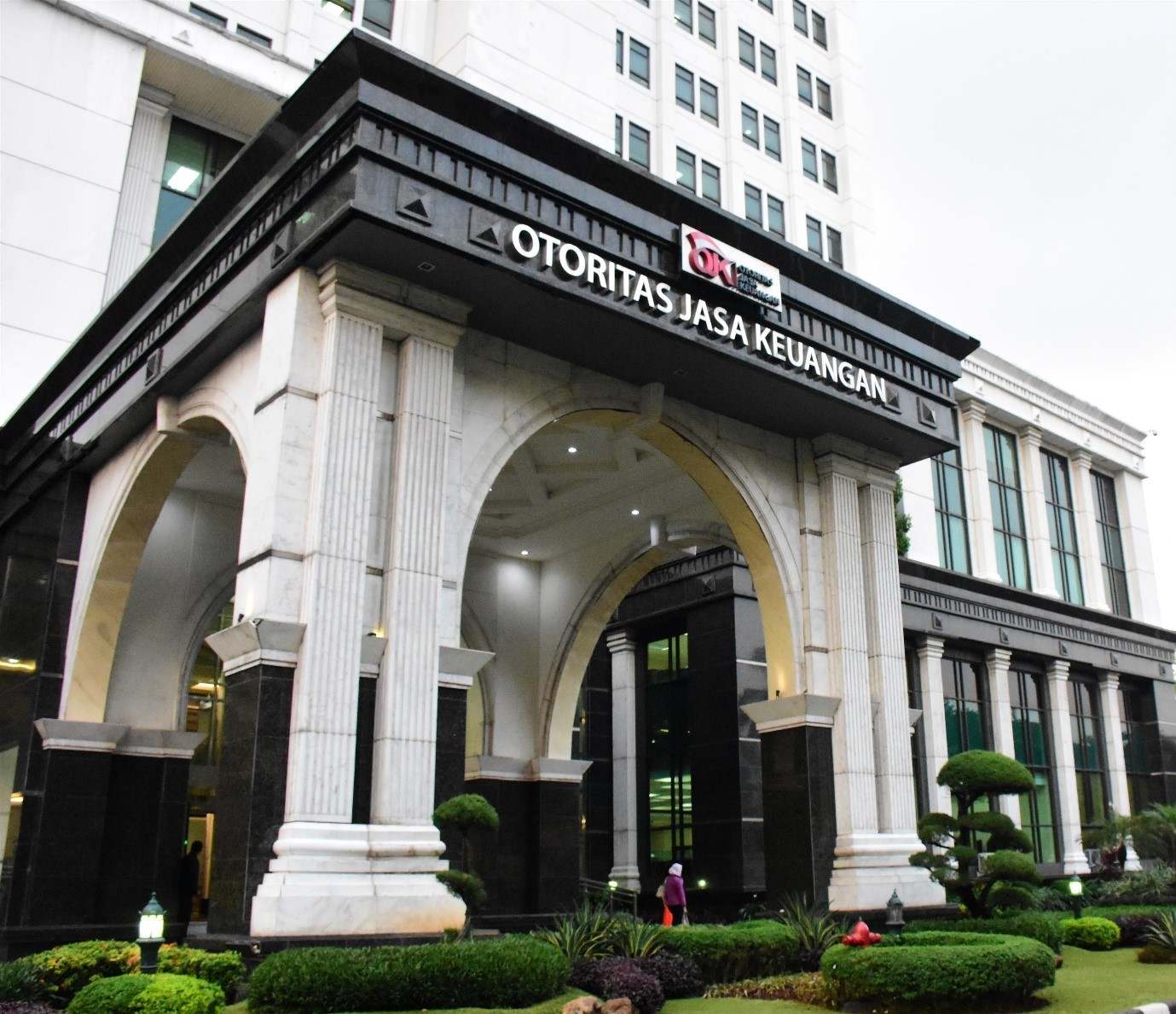 Satgas OJK Masih Akan Panggil Influencer yang Promosikan Broker Ilegal
