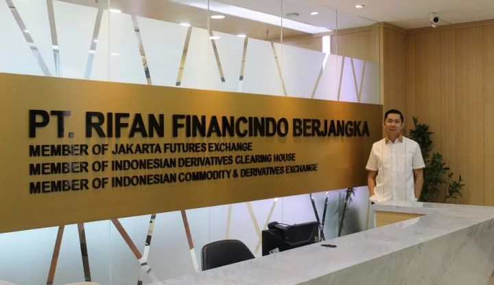 RFB AXA Tower Torehkan Cabang Terbaik pada Januari