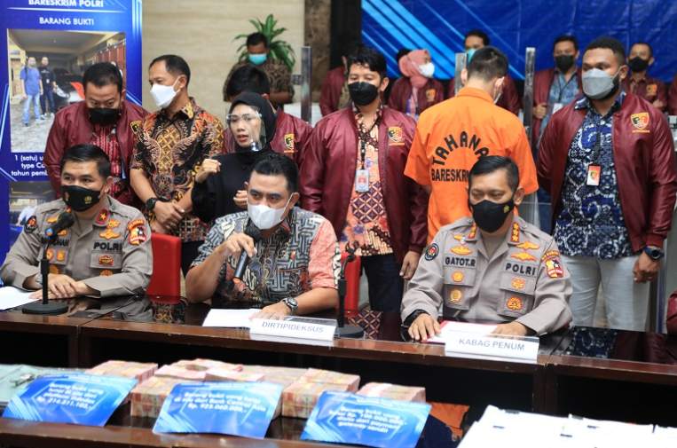 Investasi Bodong Binomo, Polri Buru Pembantu dan Koordinator Indra Kenz