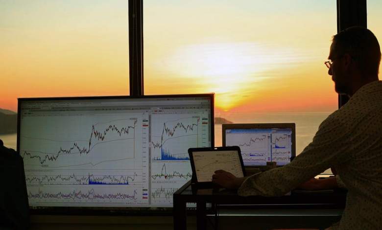 Stock Trading VS Forex Trading – 7 Main Differences