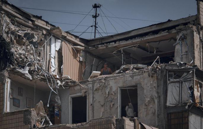 Lực lượng Ukraine và Nga giằng co ở Donetsk, bờ biển Đen