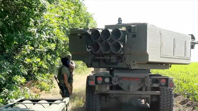 Quân đội Ukraine liều lĩnh đưa hệ thống HIMARS vào trong tầm bắn của pháo binh Nga
