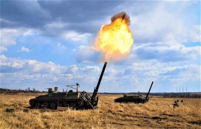 Cối tự hành 2S4 Tyuplan Nga phá hủy sở chỉ huy Ukraine