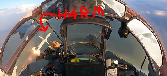 Không quân Ukraine tung video tiêm kích MiG-29 phóng tên lửa Mỹ chuyên diệt radar