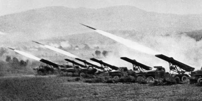 “Ông tổ” của pháo phản lực HIMARS là vũ khí Nga, từng khiến phát xít Đức khiếp sợ