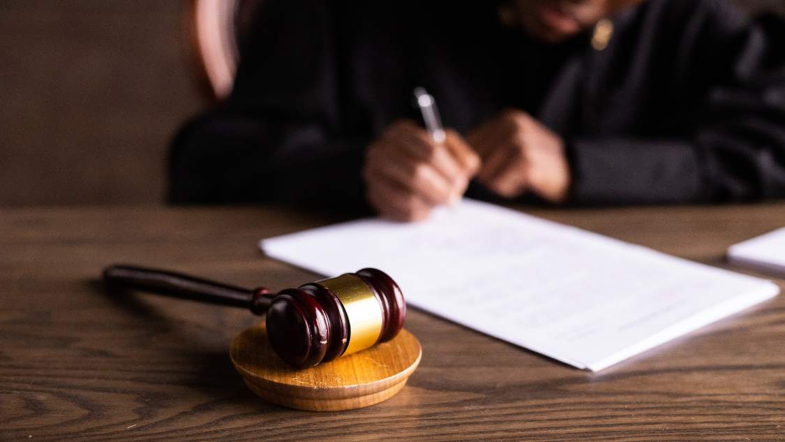 Kuasa Hukum Mempertanyakan Legalitas Terhadap Laporan Saksi Terkait Sidang Investasi Bodong Viral Blast