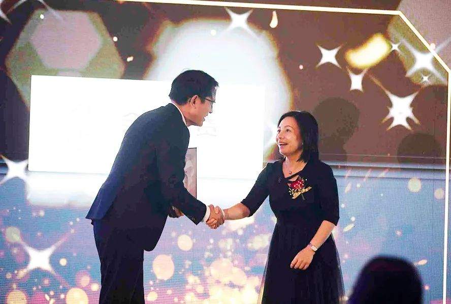 FOLLOWME 支持，2022温哥华国际金融峰会圆满落幕！19个大奖花落谁家？