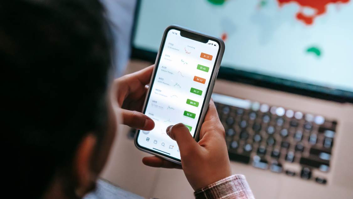 DCFX Luncurkan Super App untuk Trading dan Investasi