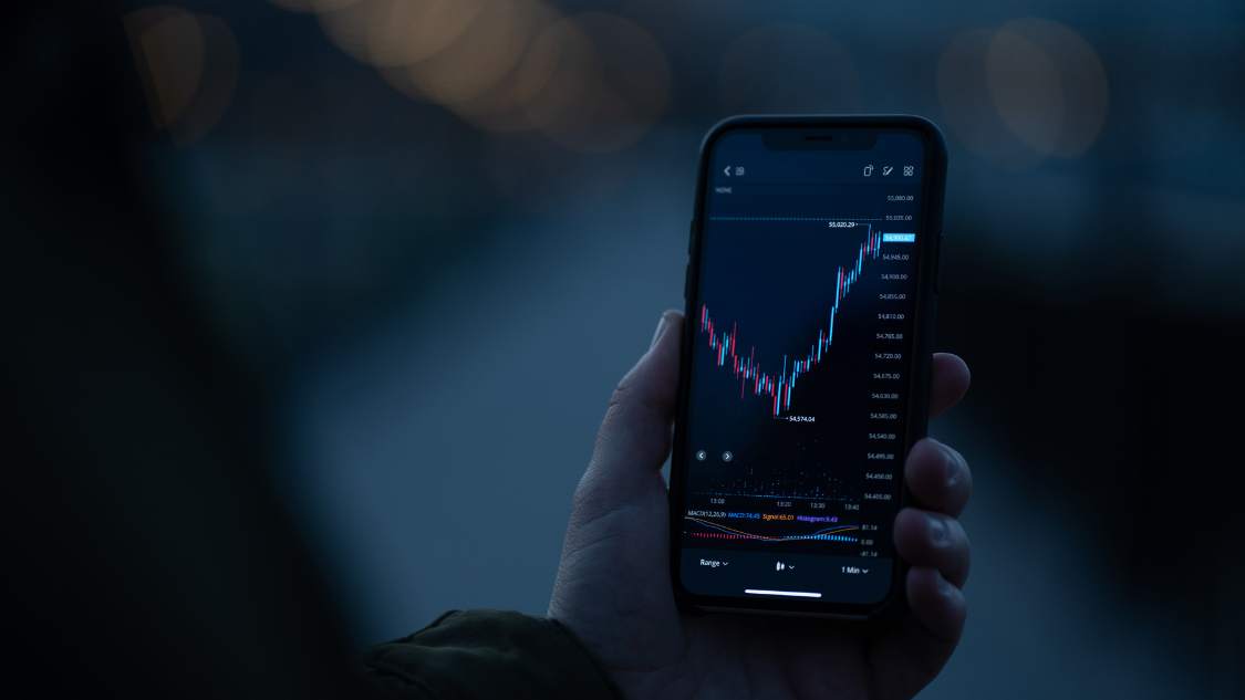 SuperApp DCFX Jadi Aplikasi Trading Terbaik 2022 di Ajang Forex Award 2022