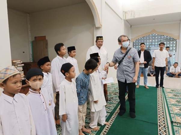 Berbagi Kasih di Bulan Ramadan, JFX Santuni Siswa Sekolah Tahfizd