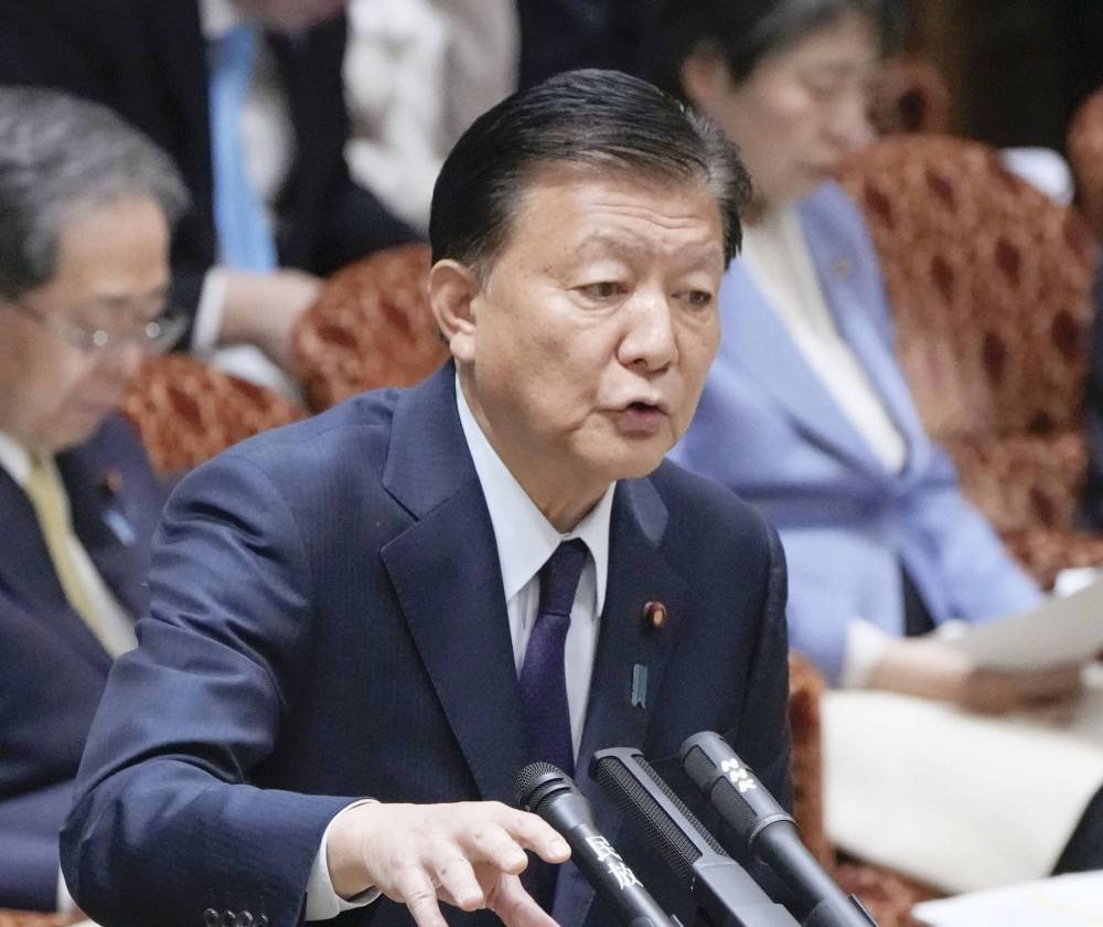 Japanese ministers deny considering an end to deflation