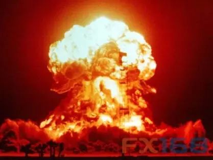 特朗普派出无敌舰队！恐慌情绪大爆发，金价1300美元不是梦！