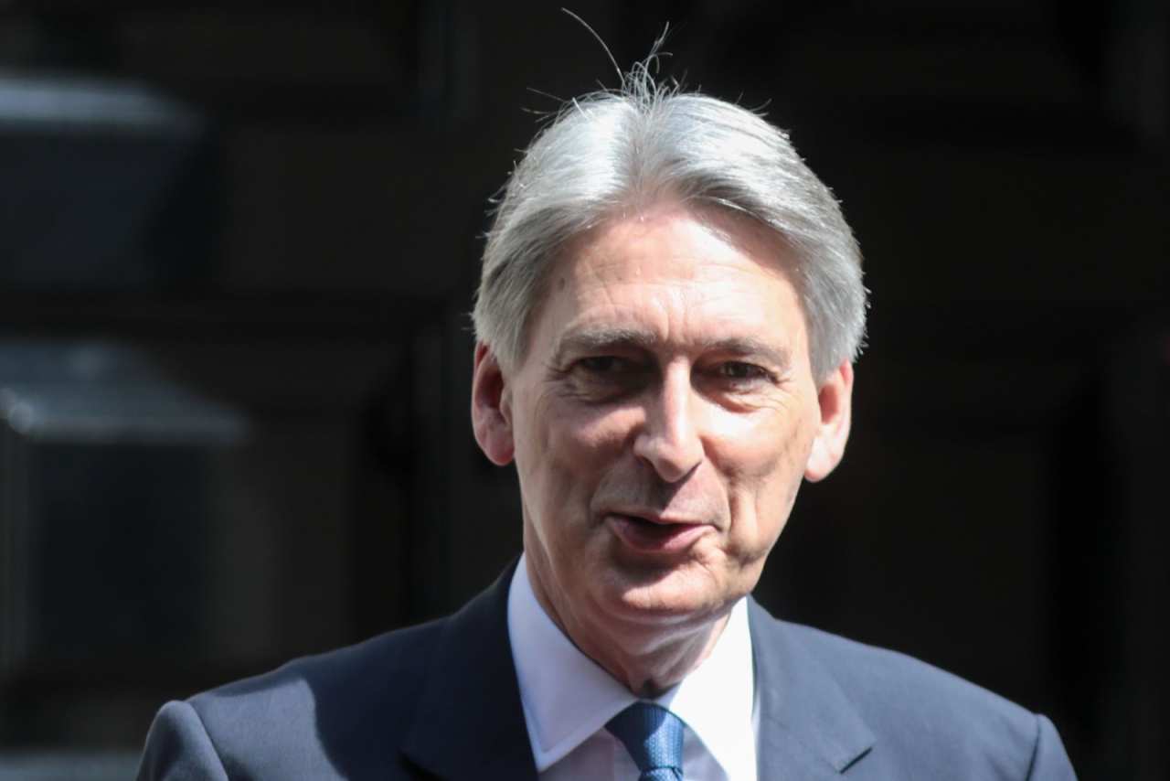 英国财政大臣哈蒙德：不会寻求把税率降至远低于欧盟的水准