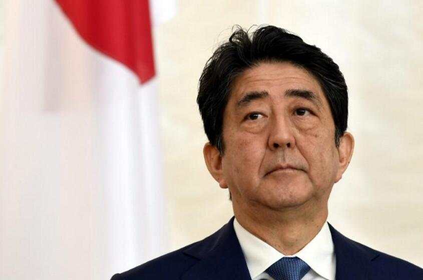 安倍支持率降至上台以来最低 料于下月初改组内阁
