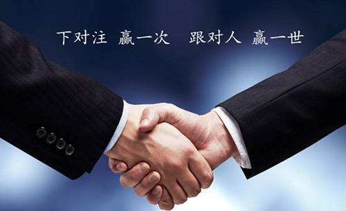 9.8黄金暴涨破新高，空单被套如何解！