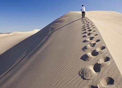 陈哲春：8.18周线收官，黄金冲高回落。1295未破，切勿追高！