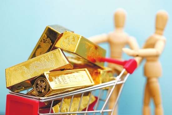 秋平论金：黄金下探暂缓，原油日内走势分析
