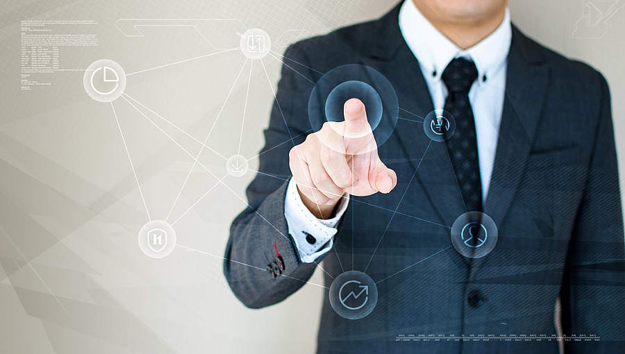 青御论金：8.28晚间黄金千三双面分析原油震荡分析