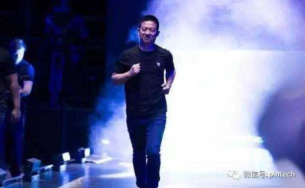 贾跃亭飞抵美国,网友:度过最大难关“中国海关”!