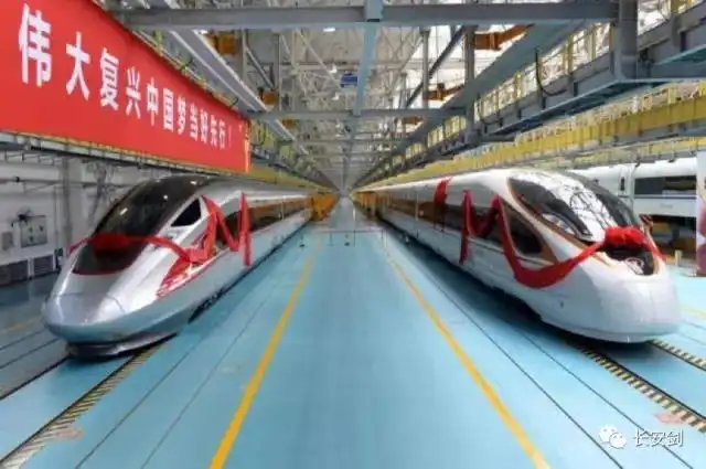 “复兴号”上路：“中国骄傲”引爆中国“速度与激情”！