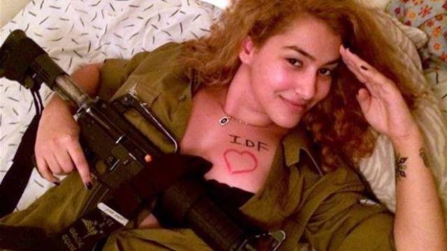【外汇社区侃】你不知道这个国家除了外汇业发达，性感女兵更豪放！！！