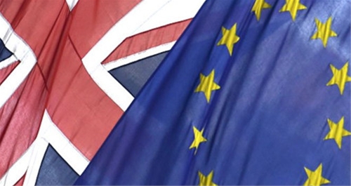 到底谁离不开谁？欧洲议会逼宫英国启动脱欧