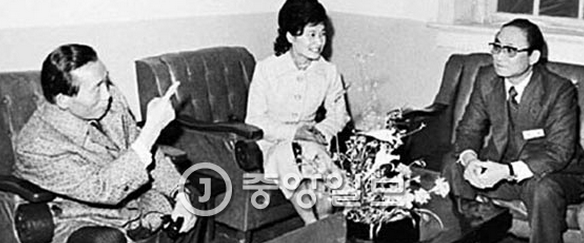 陈涵薇：“闺蜜们”阴谋论再度升级 韩国媒体城会玩
