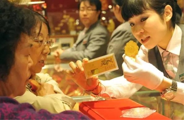 人民币贬值,又限制购汇,是让咱多买黄金?